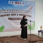 Mahasiswa UMKO Raih Juara 1 Lomba Baca Puisi Esai se-Lampung, Terima Penghargaan dari Gubernur